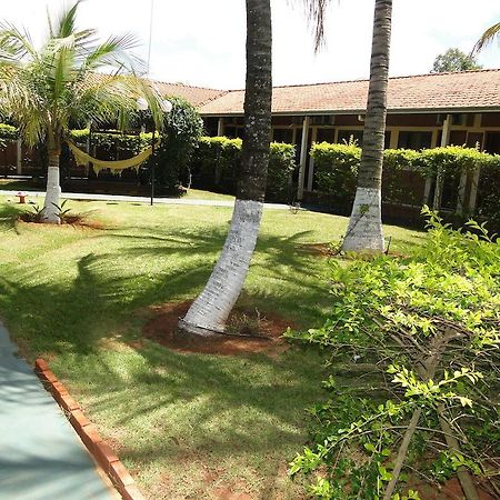 Hotel Pousada Vale do Sol em Pompéia Esterno foto