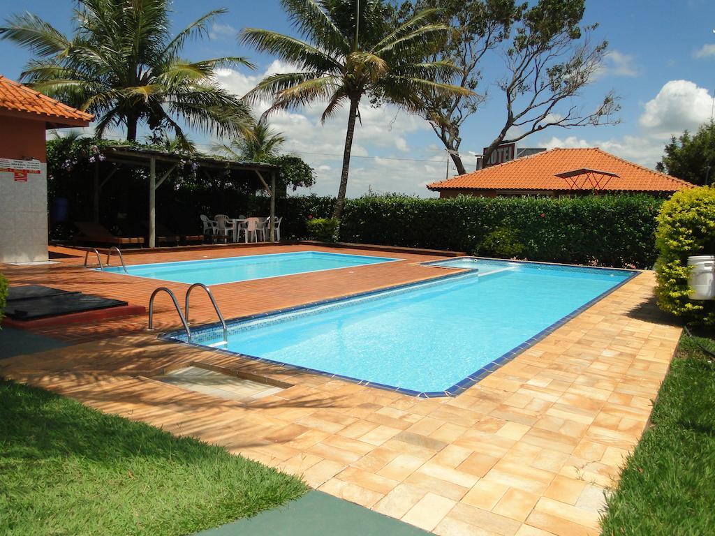 Hotel Pousada Vale do Sol em Pompéia Esterno foto