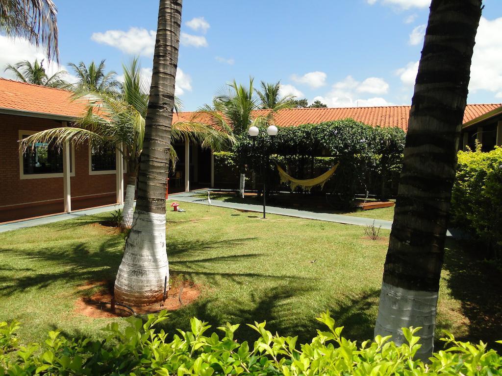 Hotel Pousada Vale do Sol em Pompéia Esterno foto