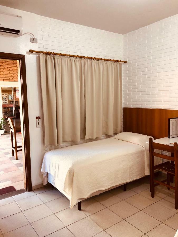 Hotel Pousada Vale do Sol em Pompéia Esterno foto